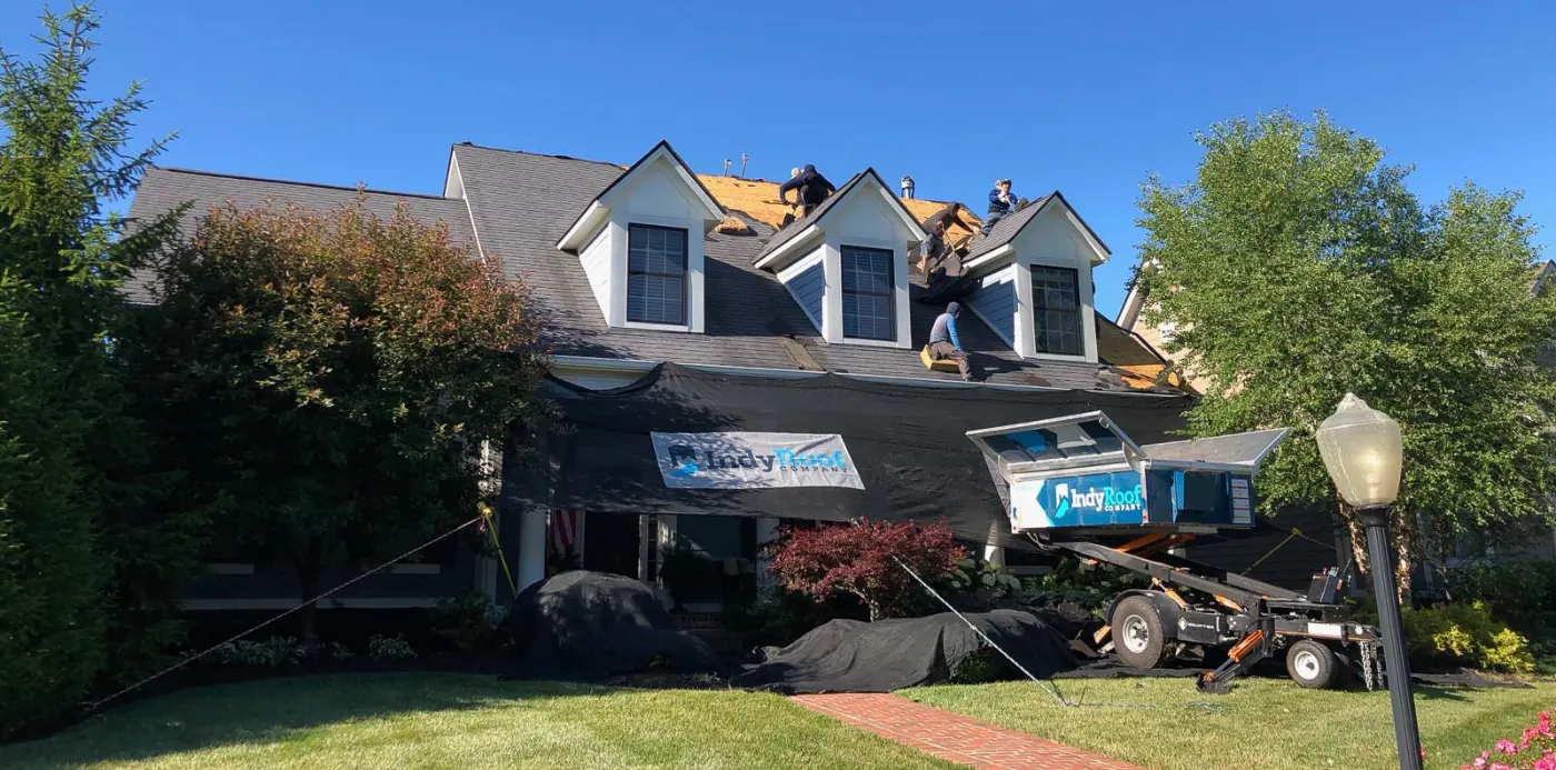 Tarping and dry-in on a Holliday Park commercial roof