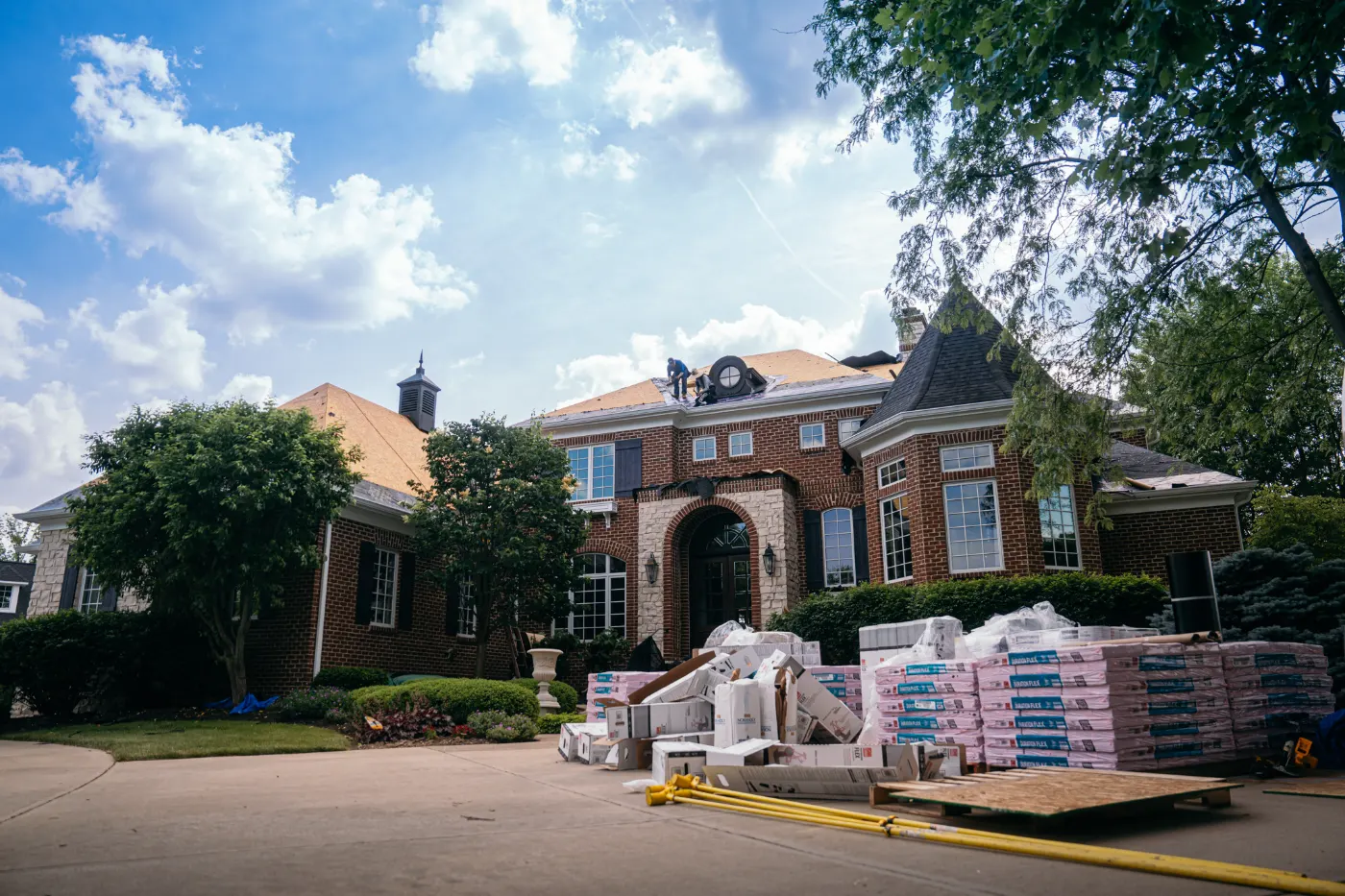 Tarping and dry-in on a Holliday Park commercial roof
